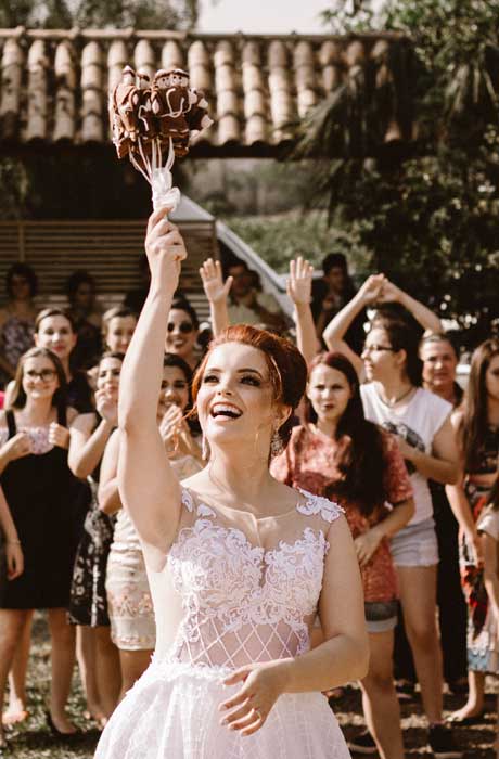 bridal bouquet toss wedding tradition